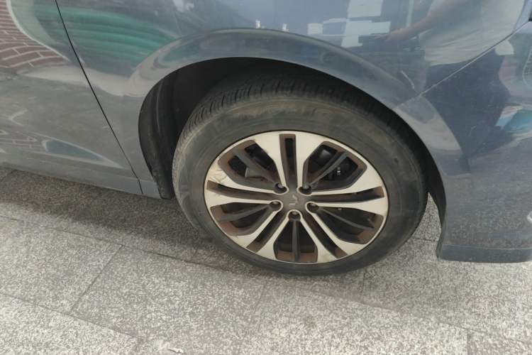 Used Wuling Victory 2020 1.5T CVT Flagship Edition Right Front Wheel Hub