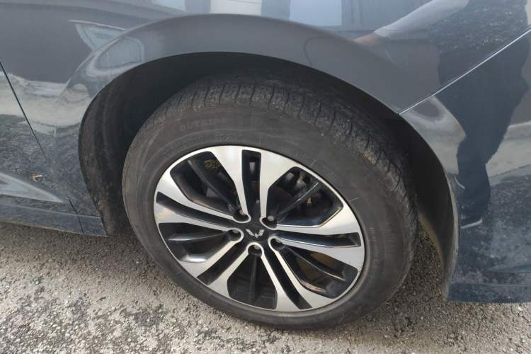 Used Wuling Victory 2020 1.5T CVT Flagship Edition Right Front Wheel Hub