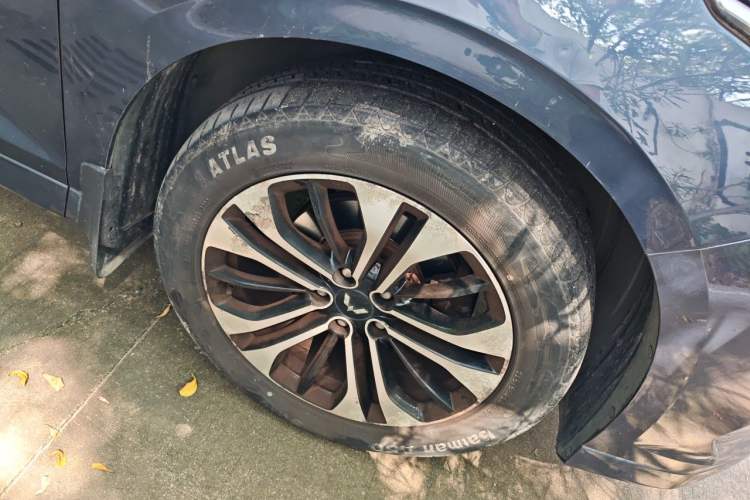 Used Wuling Victory 2020 1.5T CVT Flagship Edition Right Front Wheel Hub