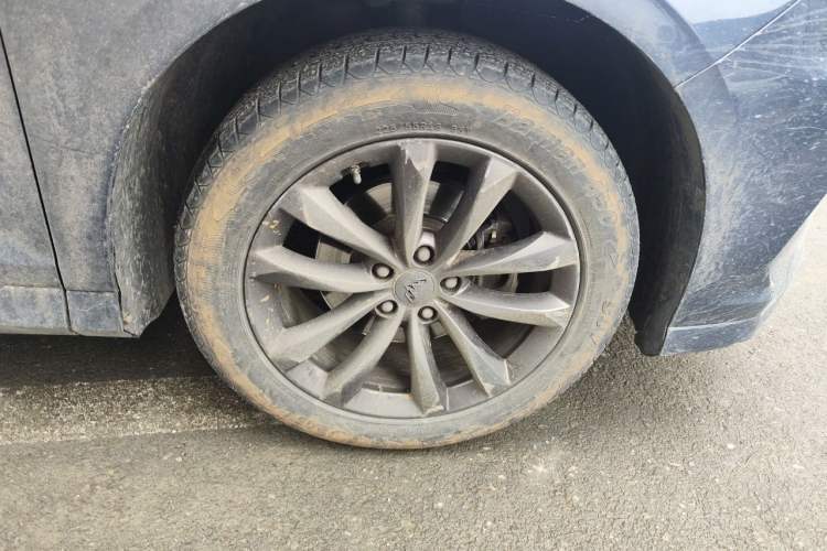 Used Wuling Victory 2020 1.5T CVT Luxury Model Right Front Wheel Hub