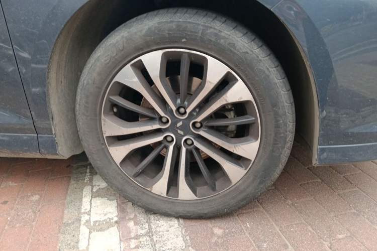 Used Wuling Victory 2020 1.5T CVT Flagship Edition Right Front Wheel Hub