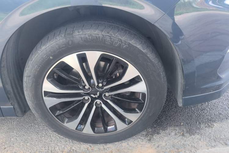 Used Wuling Victory 2020 1.5T CVT Flagship Edition Right Front Wheel Hub