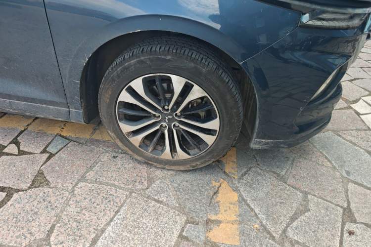 Used Wuling Victory 2020 1.5T CVT Flagship Edition Right Front Wheel Hub