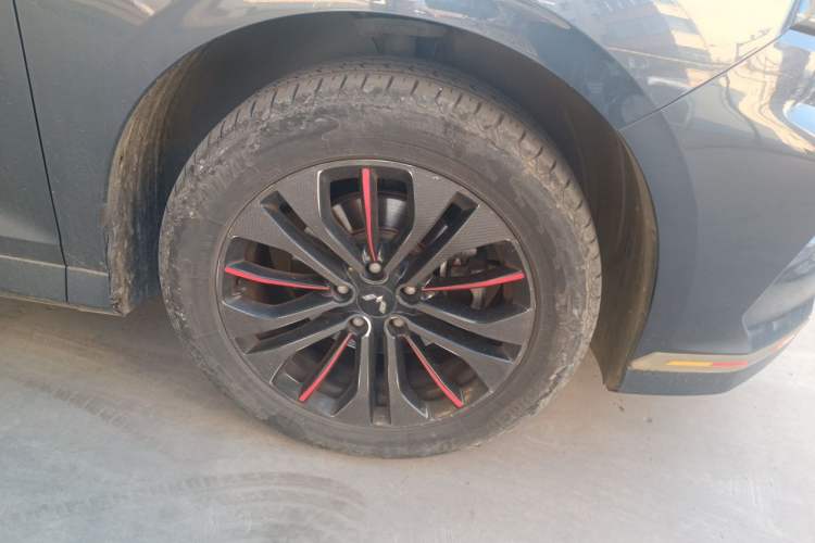 Used Wuling Victory 2020 1.5T CVT Flagship Edition Right Front Wheel Hub