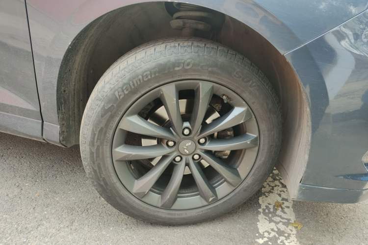 Used Wuling Victory 2020 1.5T Manual Elite Edition Right Front Wheel Hub