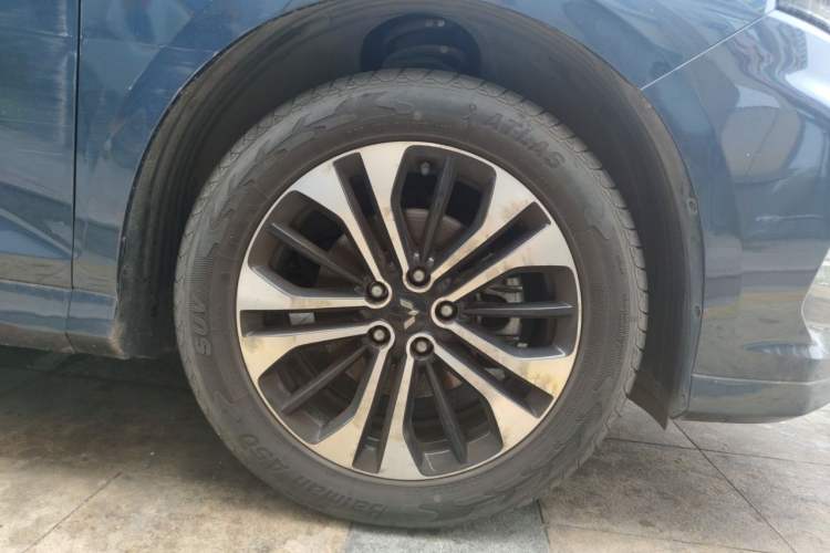 Used Wuling Victory 2020 1.5T CVT Flagship Edition Right Front Wheel Hub