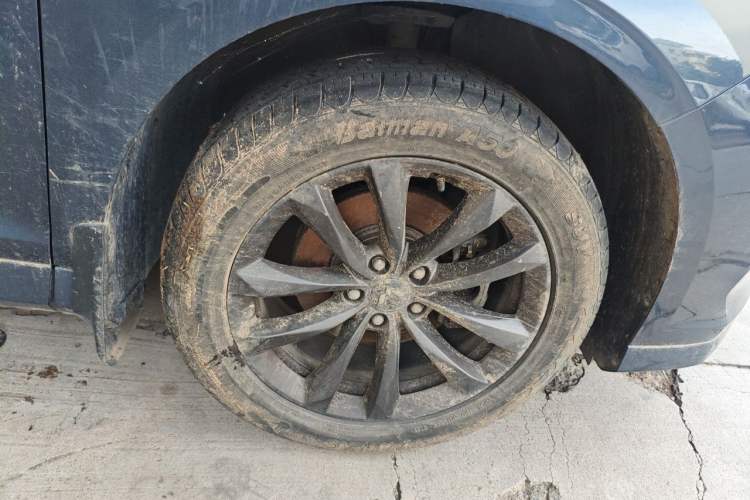 Used Wuling Victory 2020 1.5T Manual Elite Edition Right Front Wheel Hub