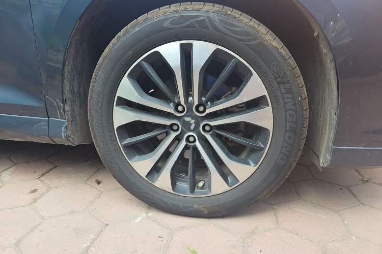 Used Wuling Victory 2020 1.5T CVT Flagship Edition Right Front Wheel Hub