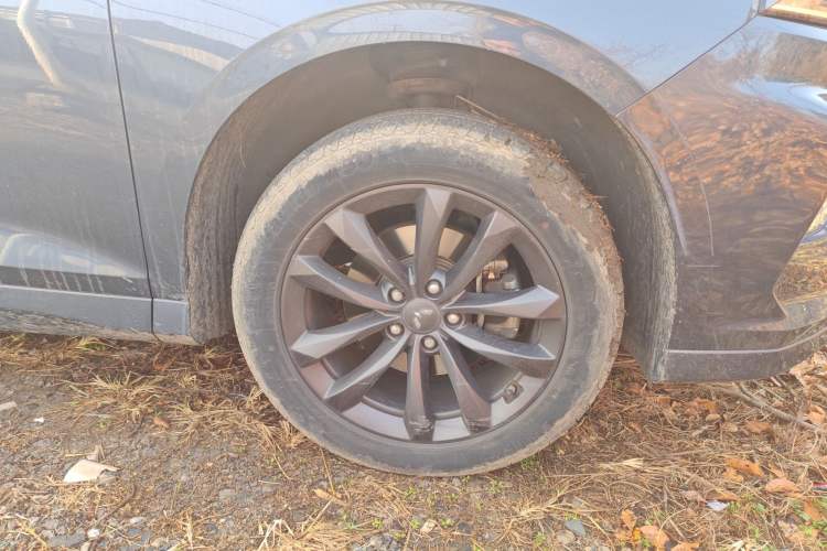 Used Wuling Victory 2020 1.5T Manual Elite Edition Right Front Wheel Hub