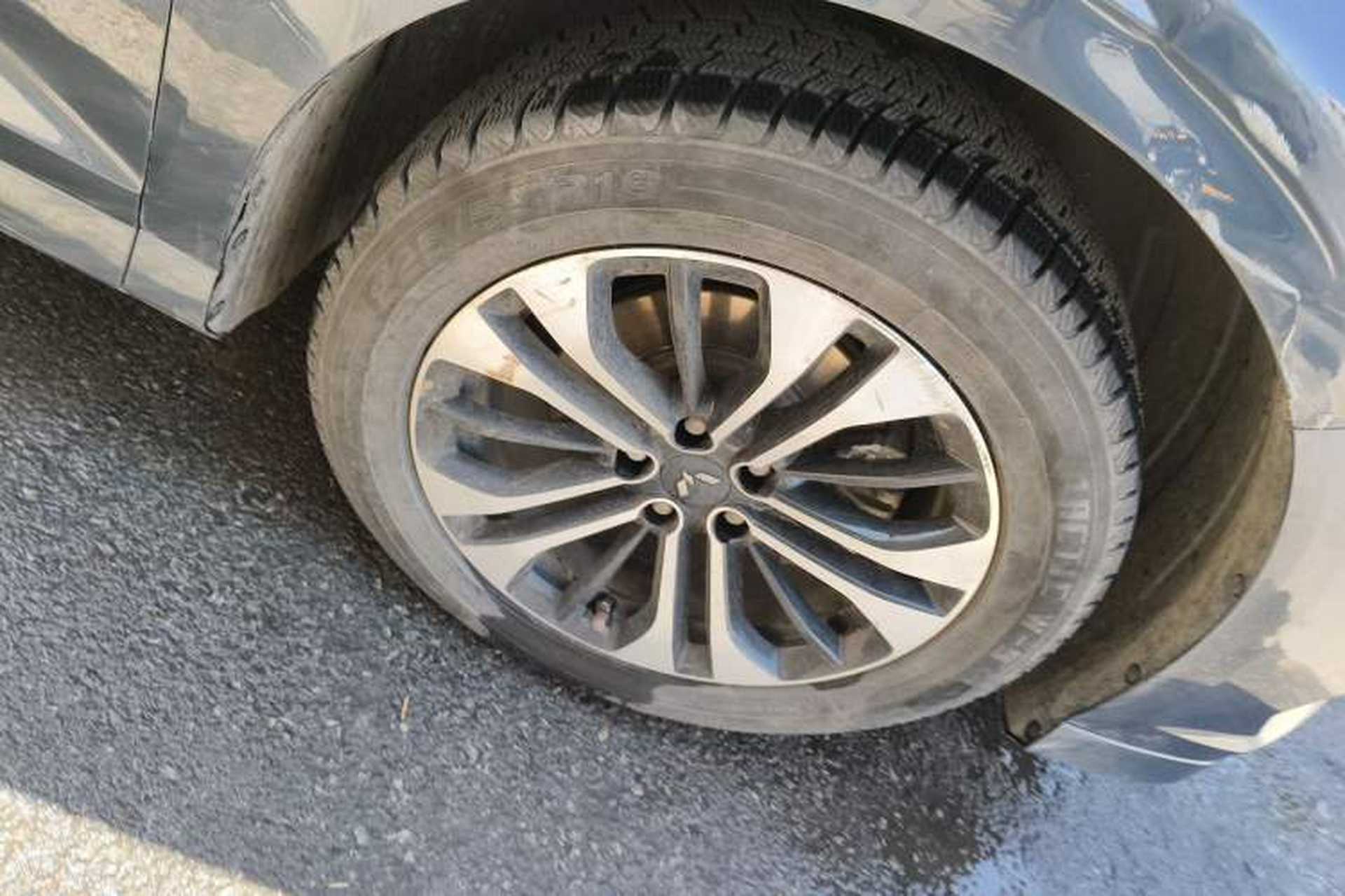 Used Wuling Victory 2020 1.5T CVT Flagship Edition Right Front Wheel Hub