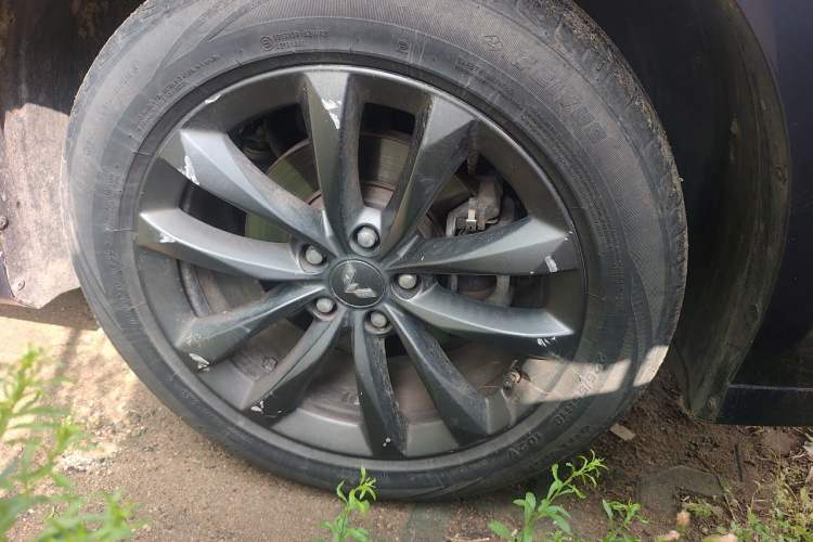 Used Wuling Victory 2020 1.5T CVT Luxury Model Right Front Wheel Hub