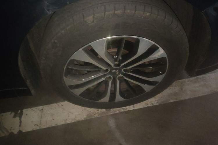 Used Wuling Victory 2020 1.5T CVT Flagship Edition Right Front Wheel Hub