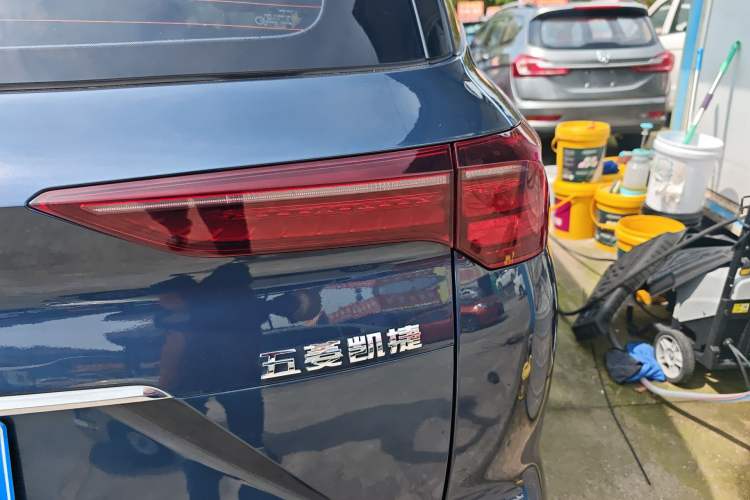 Used Wuling Victory 2020 1.5T CVT Flagship Edition Right Rear Taillight