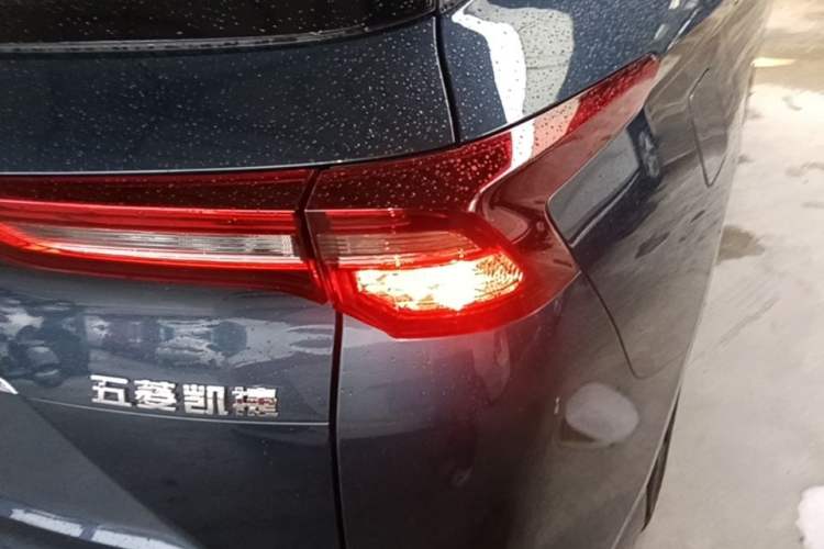 Used Wuling Victory 2020 1.5T CVT Luxury Model Right Rear Taillight