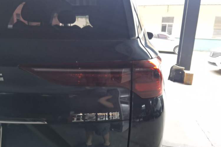 Used Wuling Victory 2020 1.5T CVT Flagship Edition Right Rear Taillight