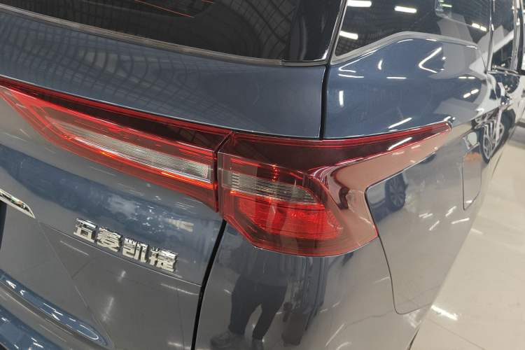 Used Wuling Victory 2020 1.5T CVT Luxury Model Right Rear Taillight