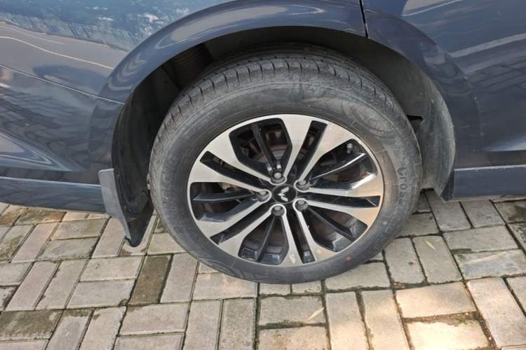 Used Wuling Victory 2020 1.5T CVT Flagship Edition Right Rear Wheel Hub