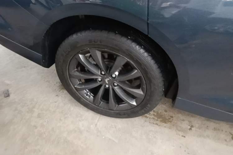 Used Wuling Victory 2020 1.5T CVT Luxury Model Right Rear Wheel Hub