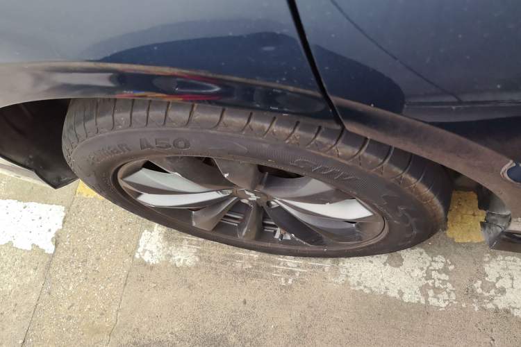 Used Wuling Victory 2020 1.5T CVT Luxury Model Right Rear Wheel Hub