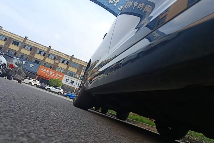 Used Wuling Victory 2020 1.5T CVT Flagship Edition Right Side Sill