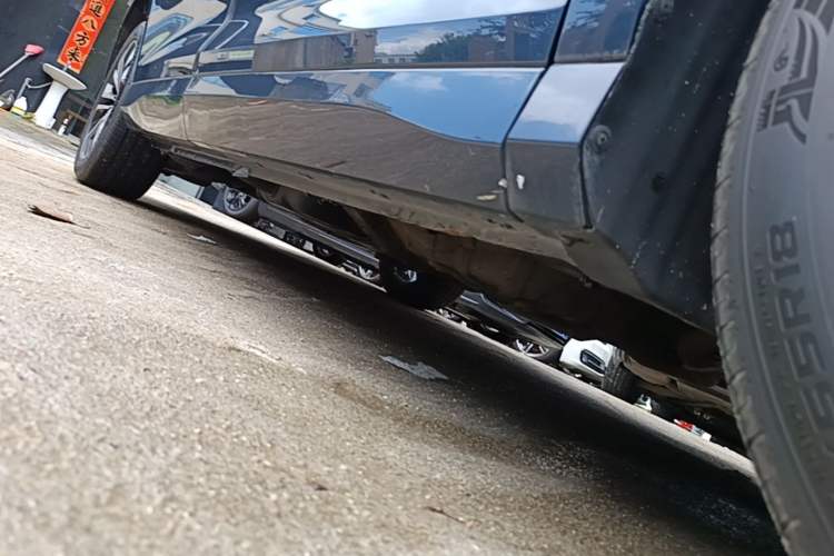 Used Wuling Victory 2020 1.5T CVT Flagship Edition Right Side Sill