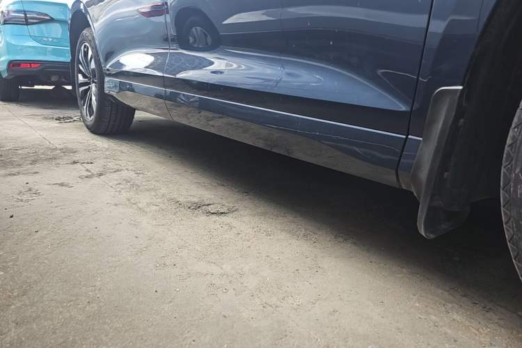 Used Wuling Victory 2020 1.5T CVT Flagship Edition Right Side Sill
