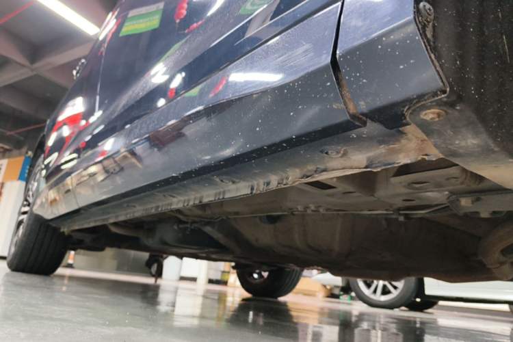 Used Wuling Victory 2020 1.5T CVT Flagship Edition Right Side Sill