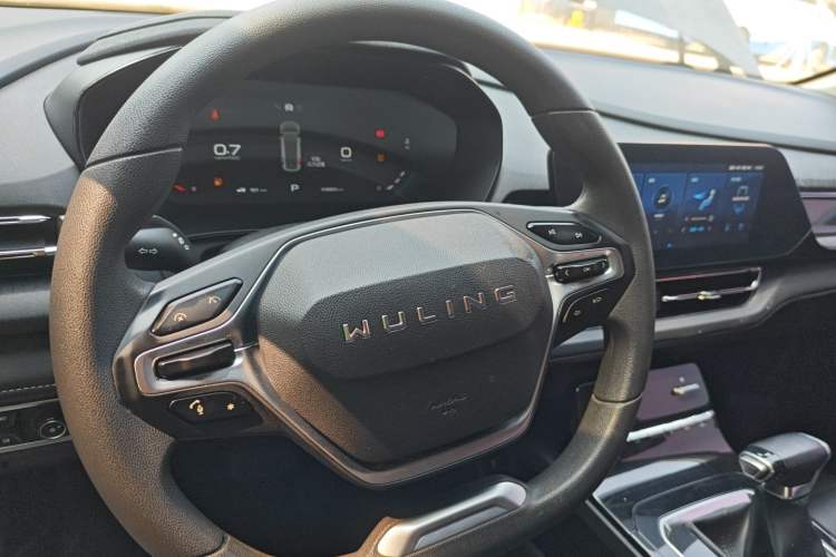 Used Wuling Victory 2020 1.5T CVT Luxury Model Steering Wheel
