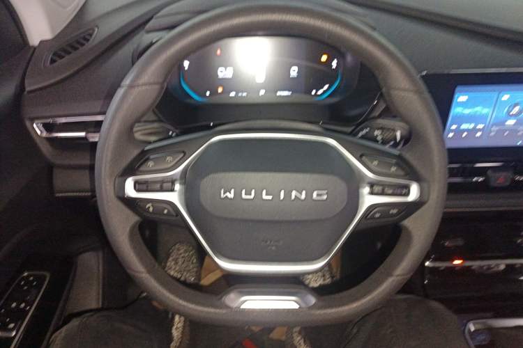 Used Wuling Victory 2020 1.5T CVT Luxury Model Steering Wheel