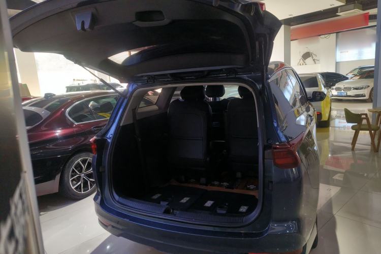 Used Wuling Victory 2020 1.5T CVT Flagship First-Class Model Trunk