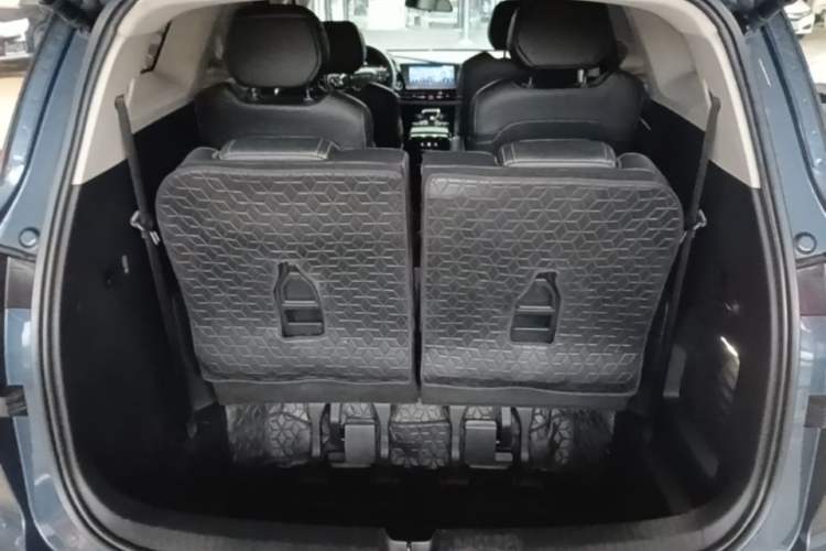 Used Wuling Victory 2020 1.5T CVT Luxury Model Trunk