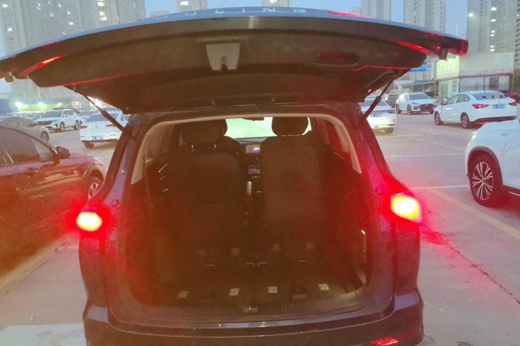 Used Wuling Victory 2020 1.5T CVT Flagship Edition Trunk