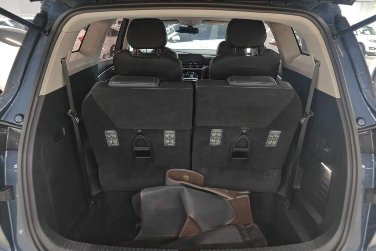 Used Wuling Victory 2020 1.5T CVT Luxury Model Trunk