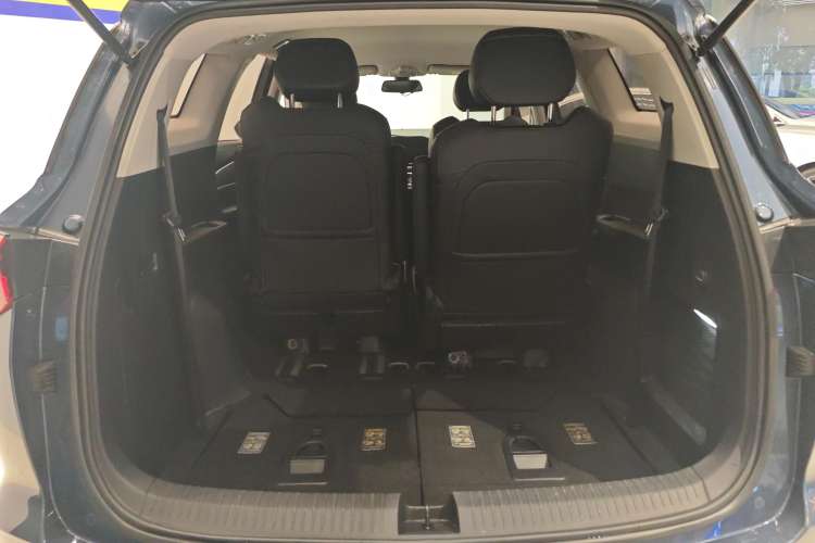 Used Wuling Victory 2020 1.5T CVT Luxury Model Trunk