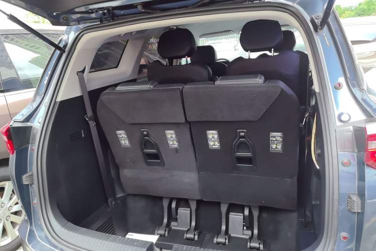Used Wuling Victory 2020 1.5T CVT Luxury Model Trunk
