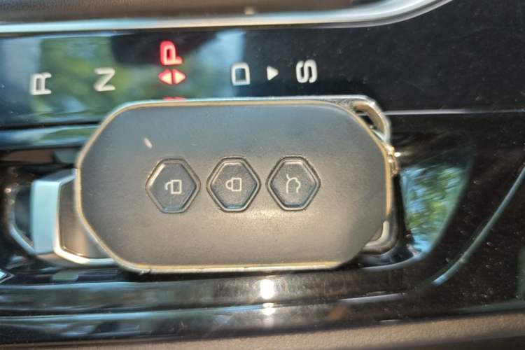 Used Wuling Victory 2020 1.5T CVT Flagship Edition Vehicle Key