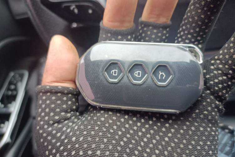 Used Wuling Victory 2020 1.5T CVT Flagship Edition Vehicle Key