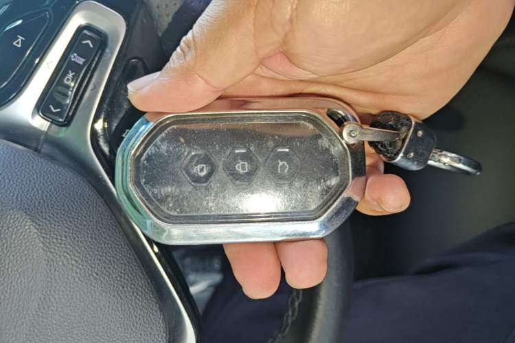 Used Wuling Victory 2020 1.5T CVT Flagship Edition Vehicle Key