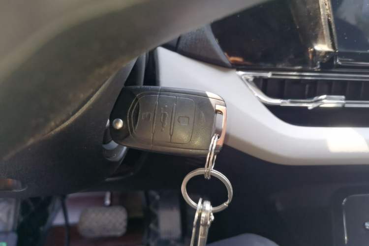 Used Wuling Victory 2020 1.5T CVT Elite Model Vehicle Key