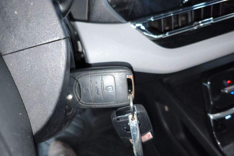 Used Wuling Victory 2020 1.5T Manual Elite Edition Vehicle Key