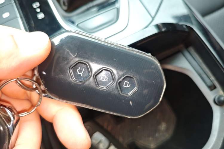 Used Wuling Victory 2020 1.5T CVT Flagship Edition Vehicle Key