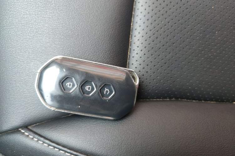 Used Wuling Victory 2020 1.5T CVT Flagship Edition Vehicle Key