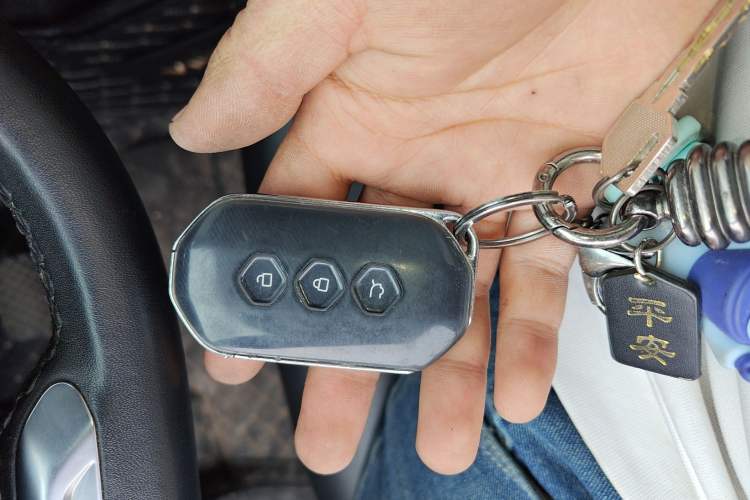 Used Wuling Victory 2020 1.5T CVT Flagship Edition Vehicle Key