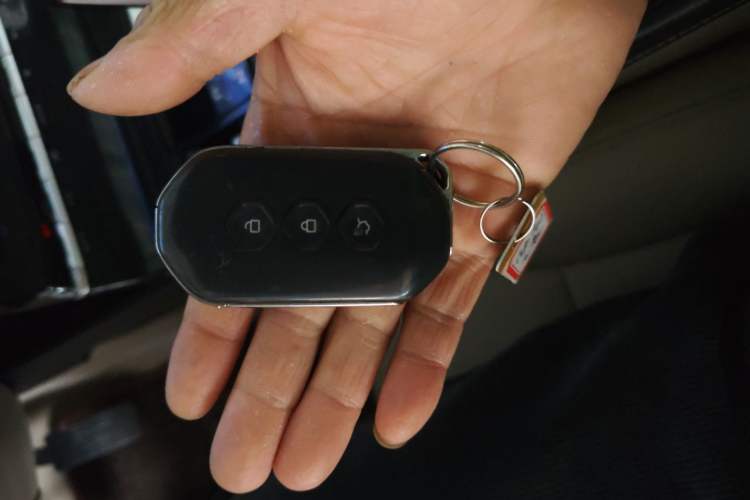 Used Wuling Victory 2020 1.5T CVT Flagship Edition Vehicle Key