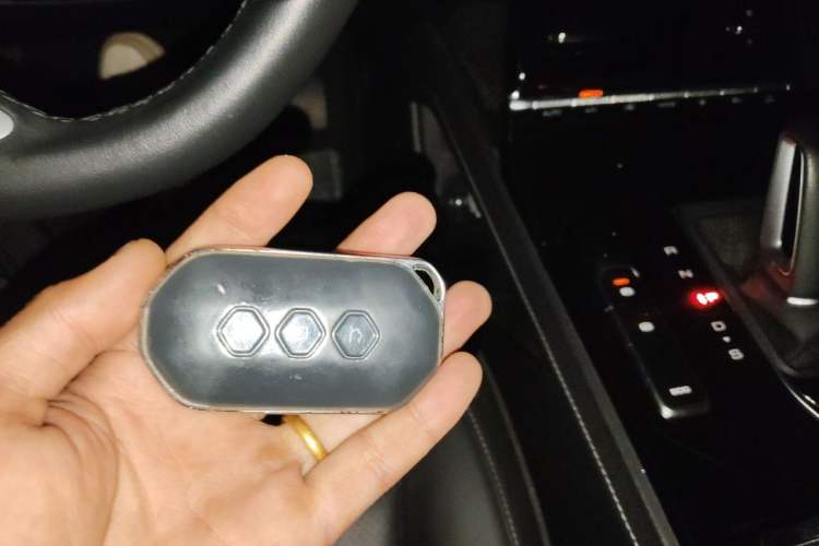 Used Wuling Victory 2020 1.5T CVT Flagship Edition Vehicle Key