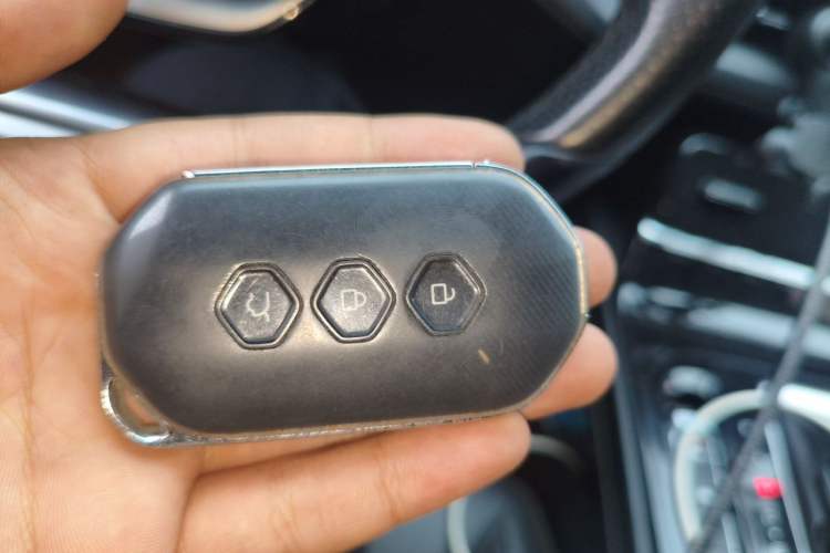 Used Wuling Victory 2020 1.5T CVT Flagship Edition Vehicle Key