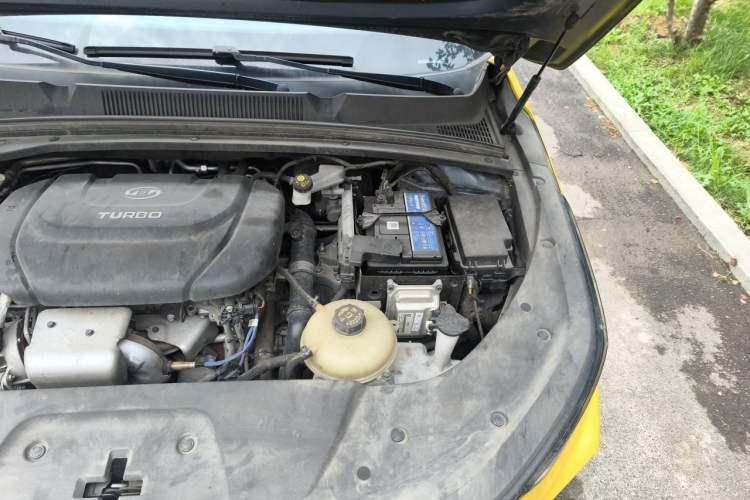 Used Wuling Victory 2020 1.5T CVT Flagship Edition Engine Bay Left