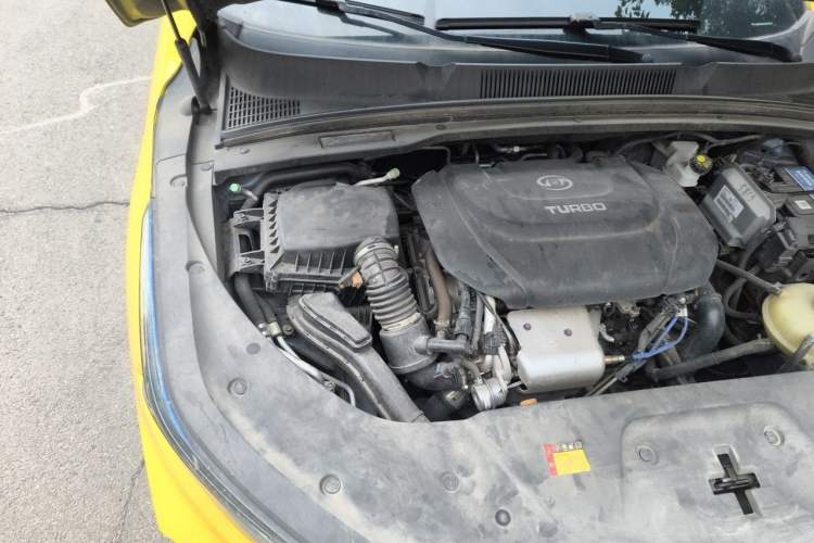 Used Wuling Victory 2020 1.5T CVT Flagship Edition Engine Bay Right