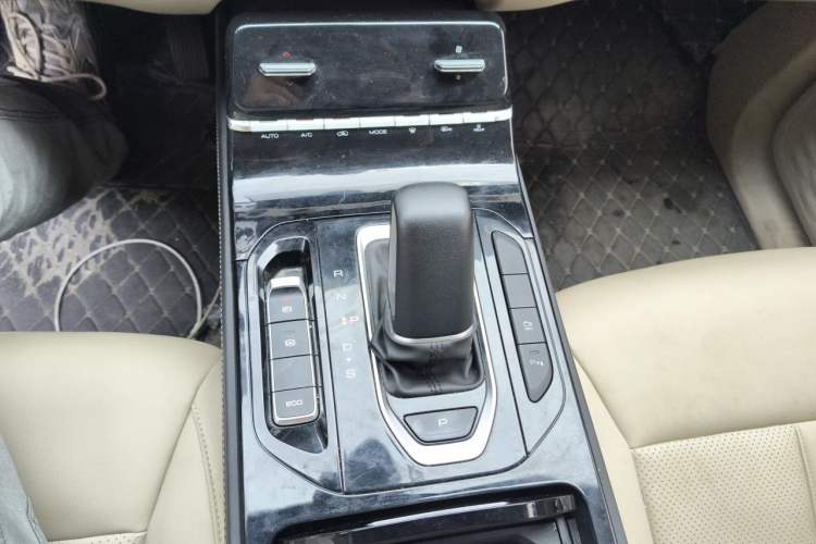 Used Wuling Victory 2020 1.5T CVT Flagship Edition Gear Lever