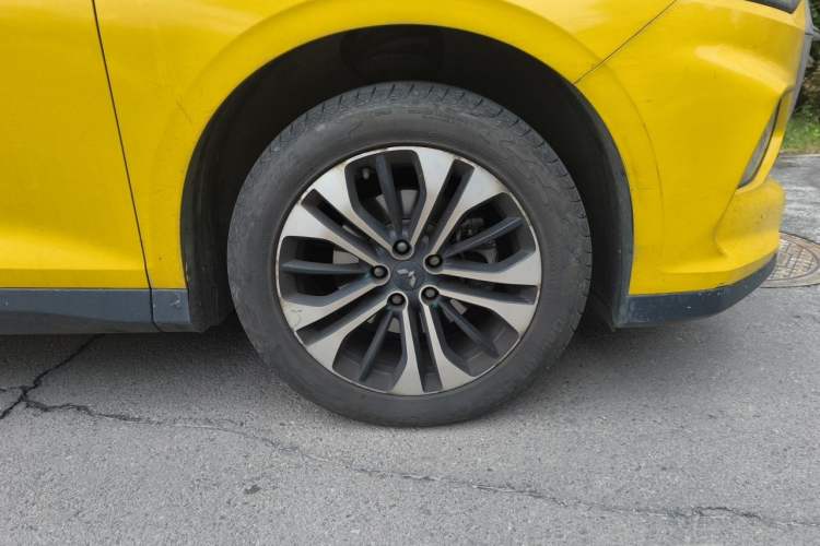 Used Wuling Victory 2020 1.5T CVT Flagship Edition Right Front Wheel Hub